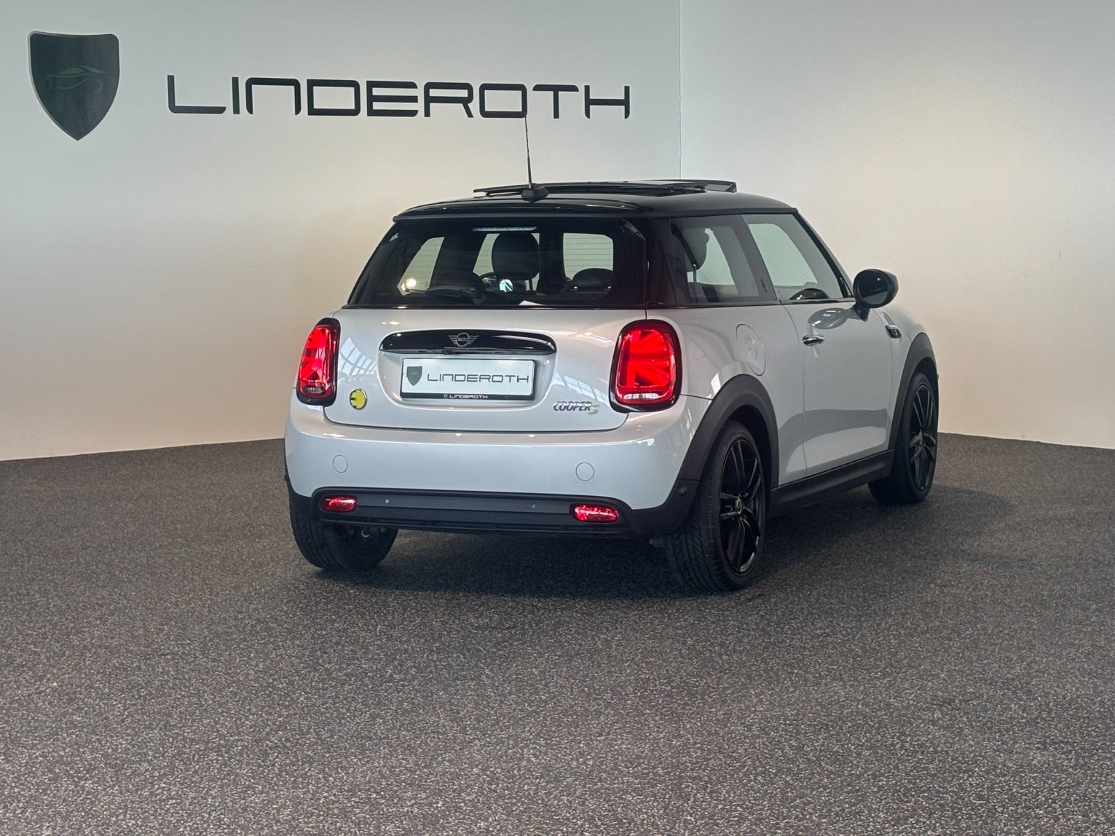 MINI Cooper SE Yours Trim 3d - 2