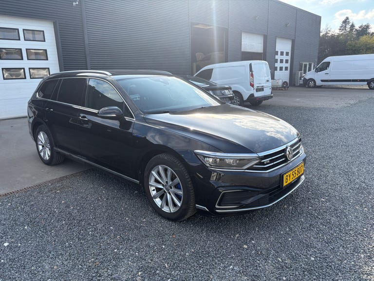 VW Passat GTE+ Pro Variant DSG Van