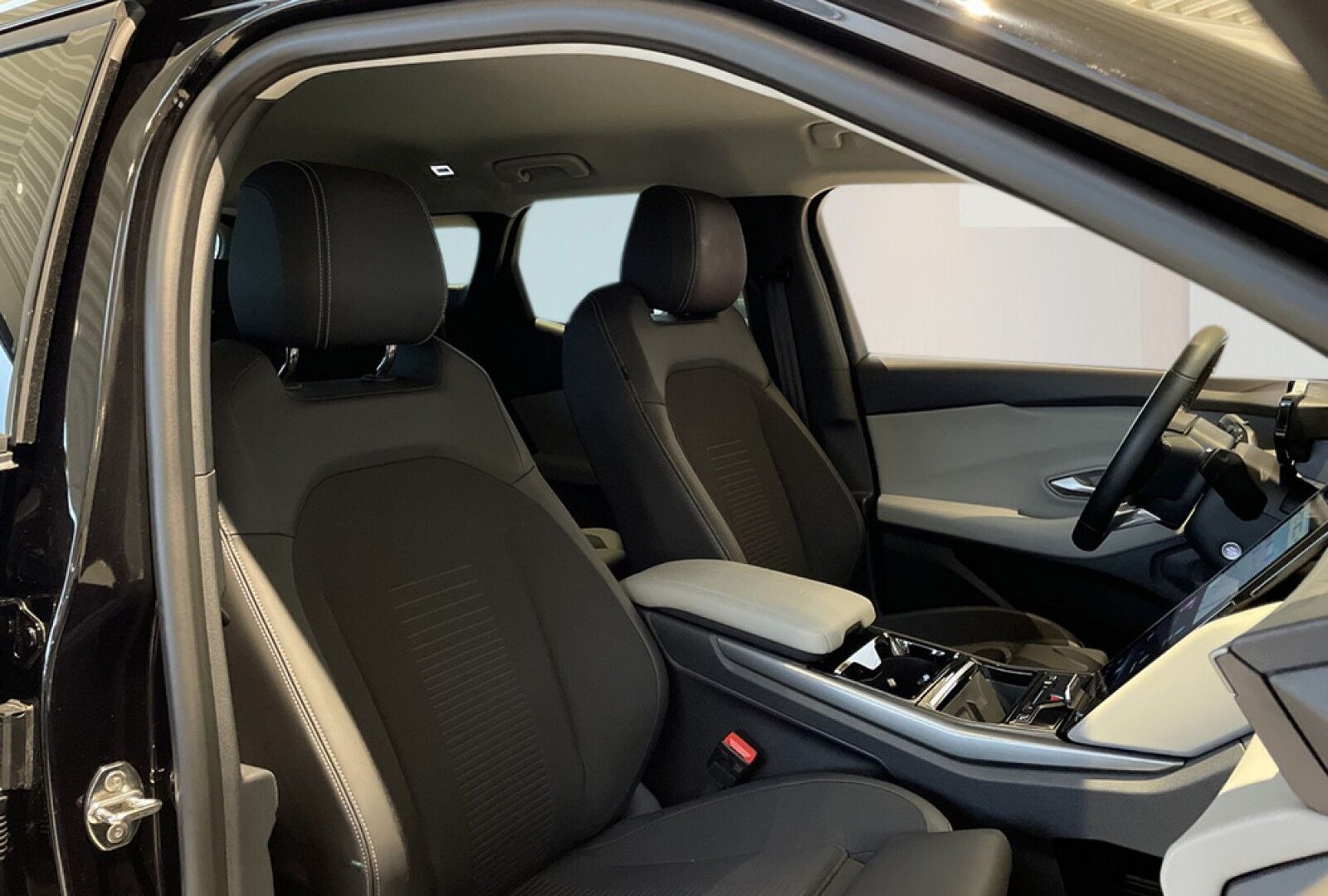 Ford Explorer Select Extended Range