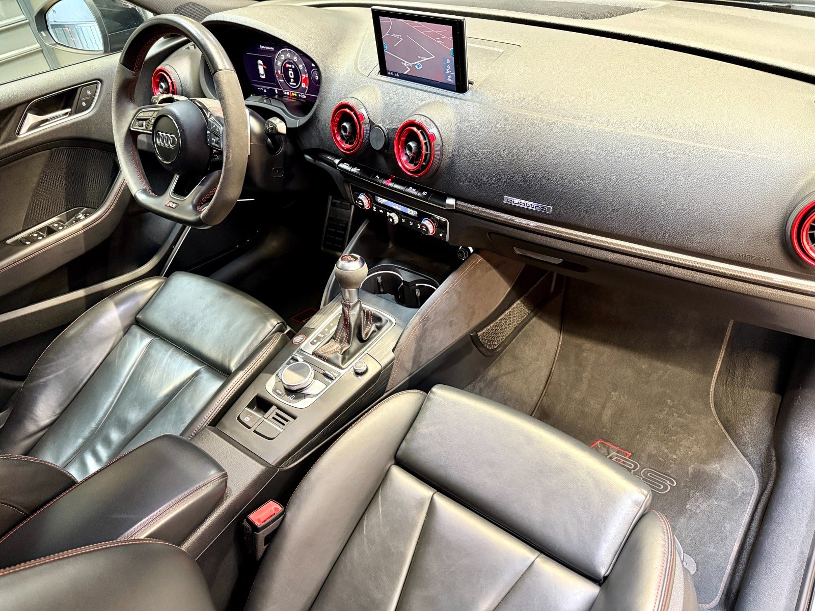 Billede af Audi RS3 2,5 TFSi Sportback quattro S-tr.