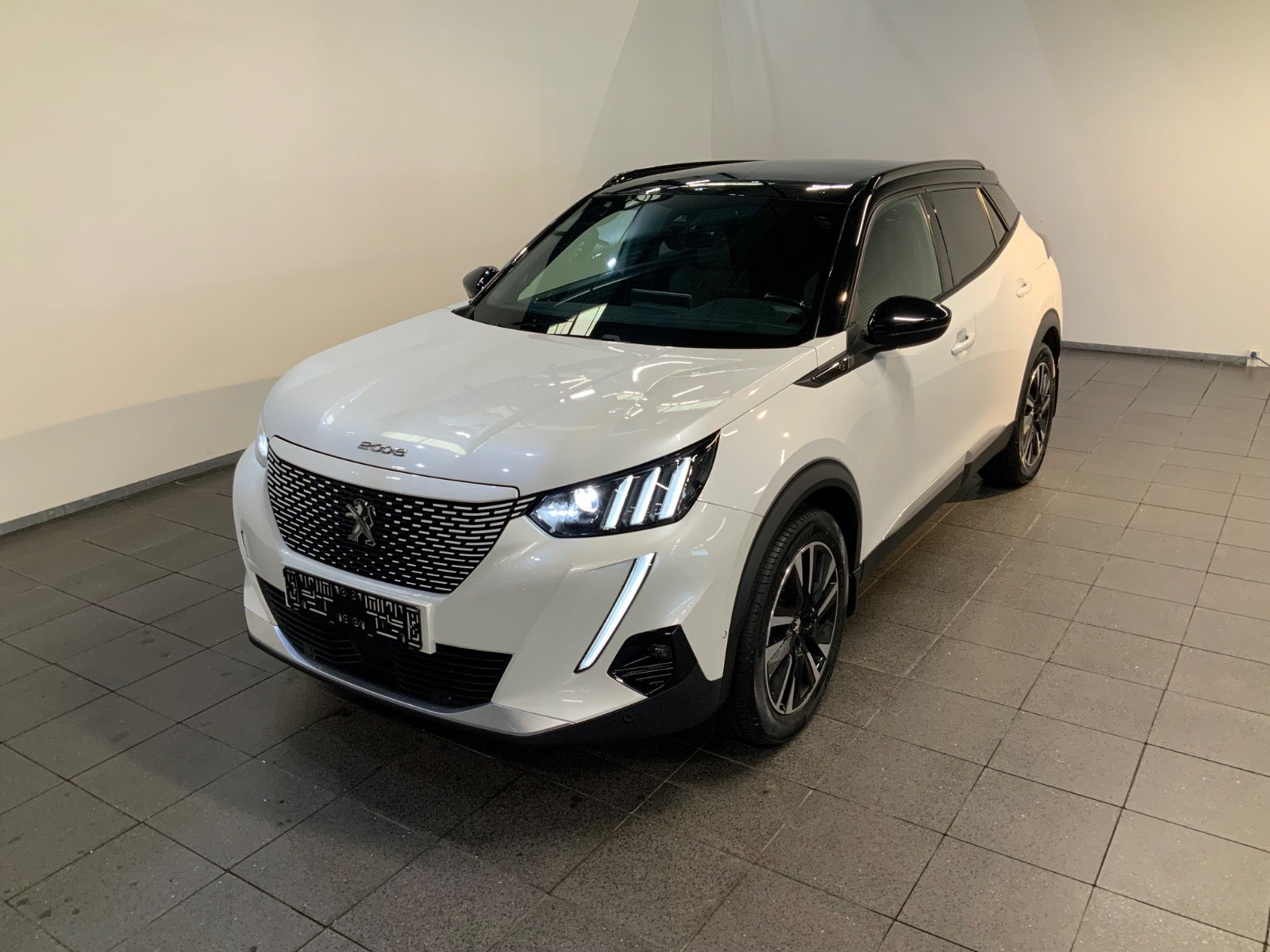 Peugeot e-2008