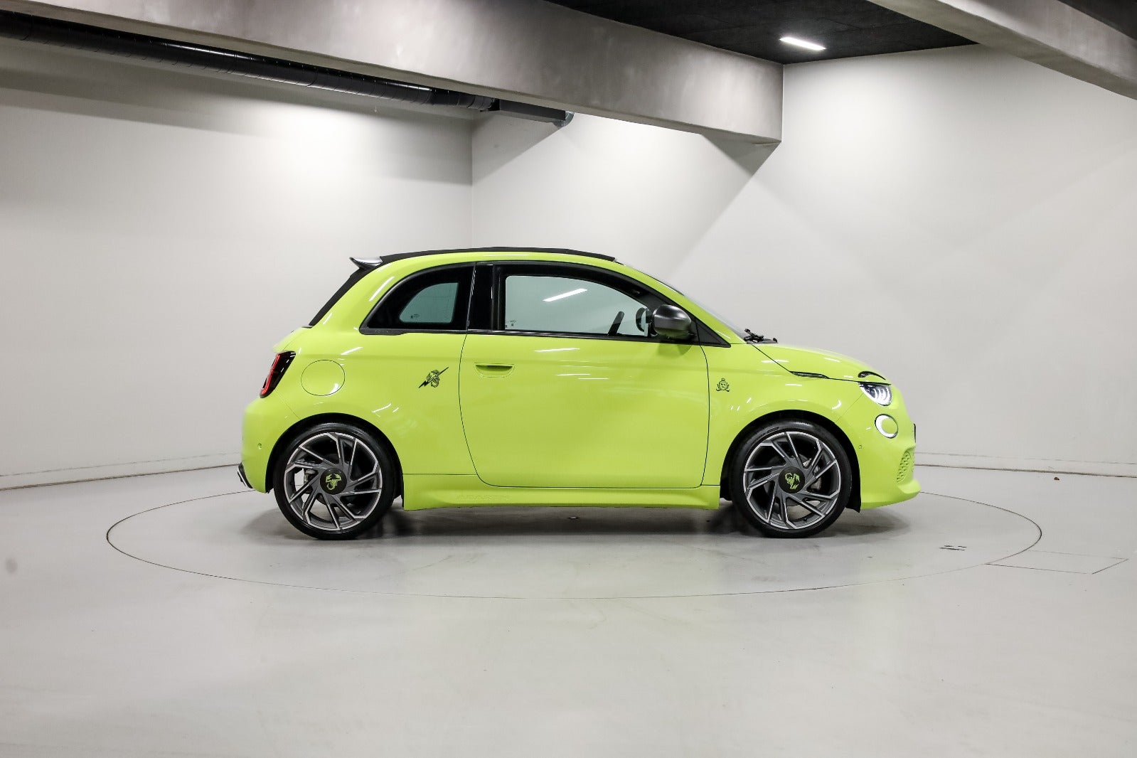 Abarth 500e Scorpionissima Cabrio