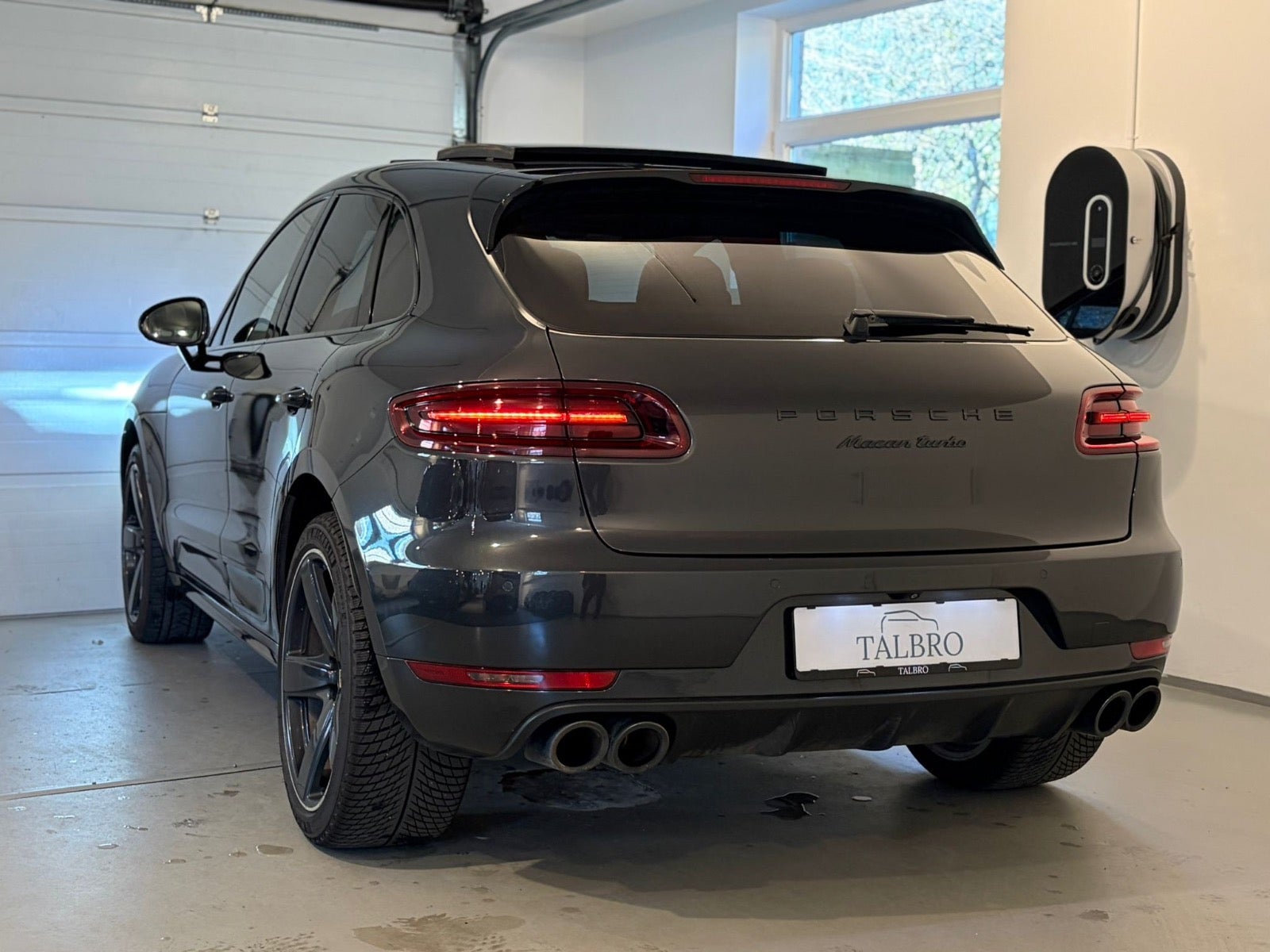 Porsche – Macan Turbo