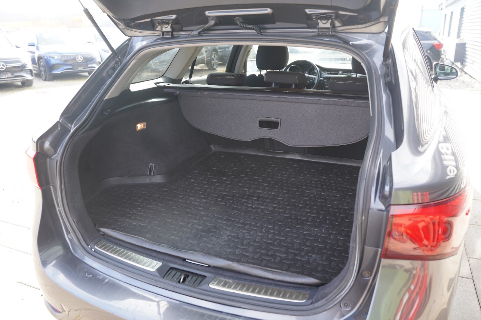 Billede af Toyota Avensis 1,8 VVT-i T2 Premium Touring Sports MDS