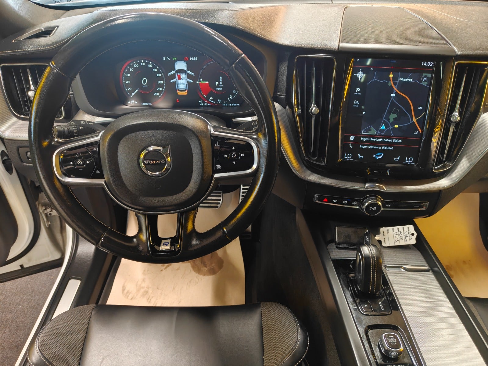 Billede af Volvo XC60 2,0 T8 ReCharge R-Design aut. AWD