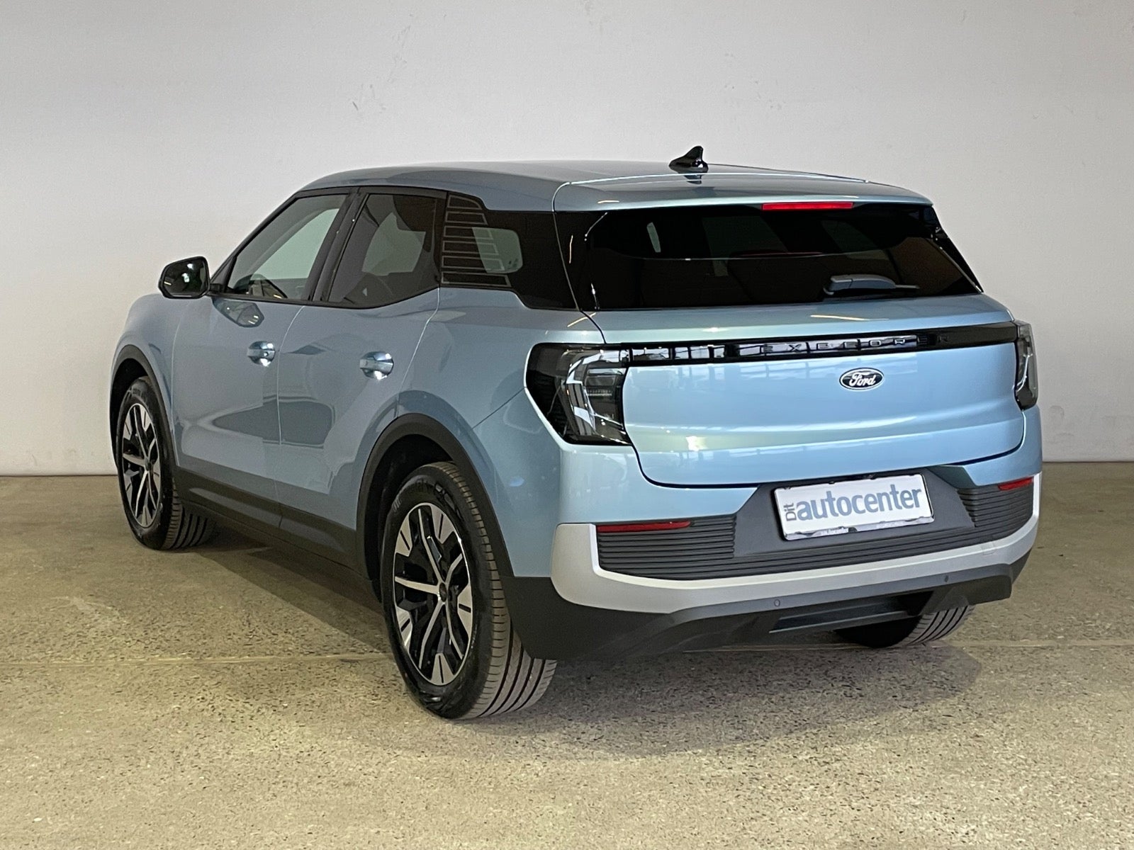 Ford Explorer Select Extended Range