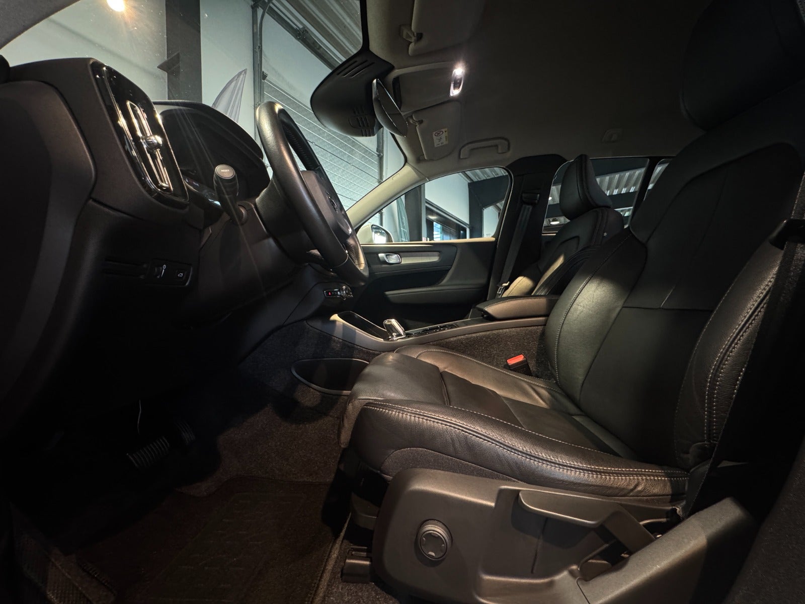 Volvo XC40 2,0 T4 190 Inscription aut. 5d - 16