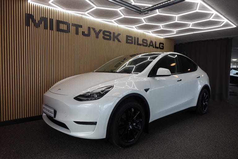 Tesla Model Y Long Range AWD