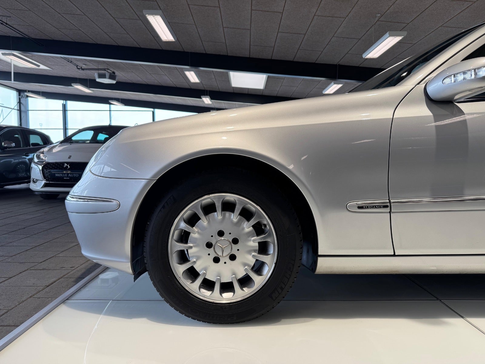 Billede af Mercedes E240 2,6 Elegance aut.