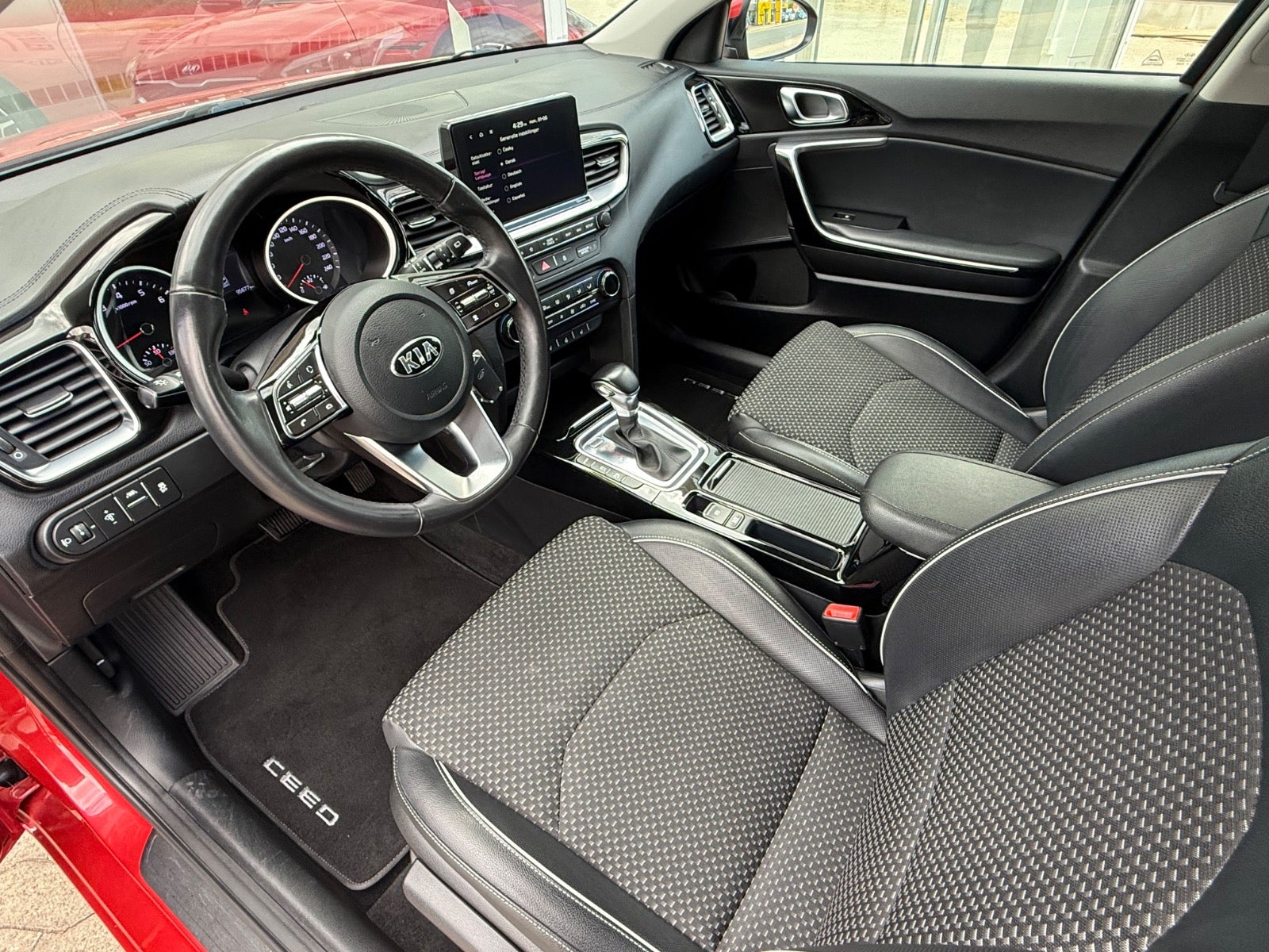 Kia Ceed T-GDi Intro Edition SW DCT