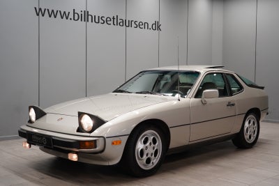 Porsche 924 2,5 S 3d