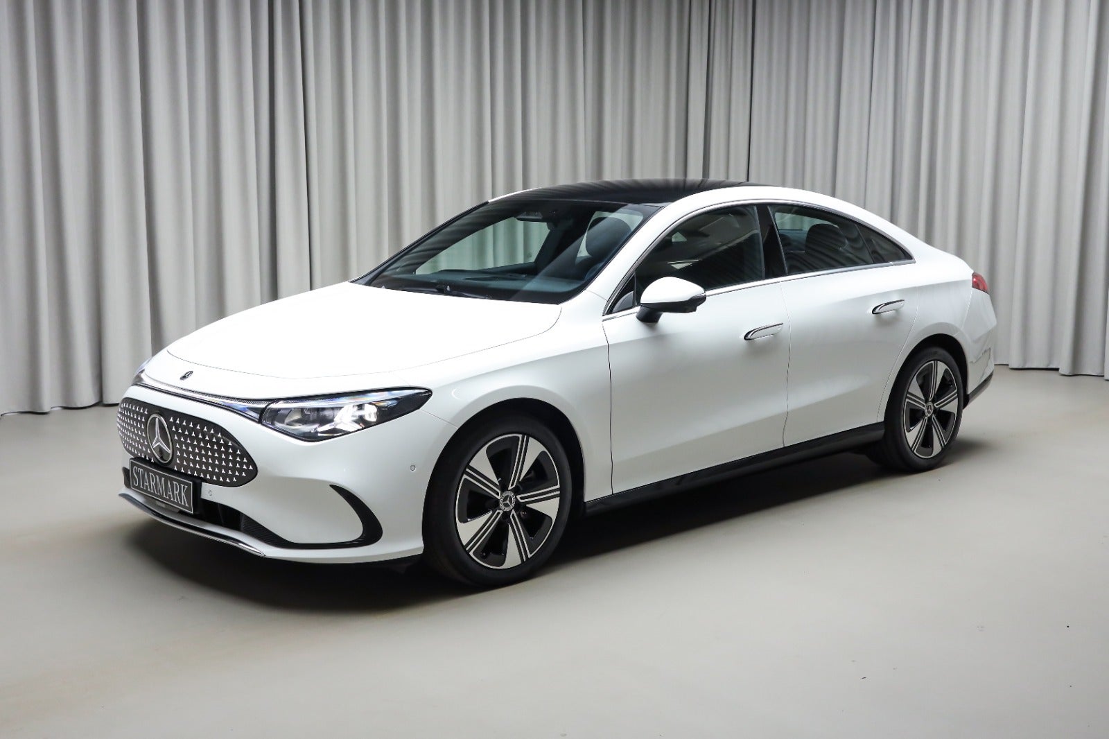 Mercedes-Benz CLA 250+ (1/8)