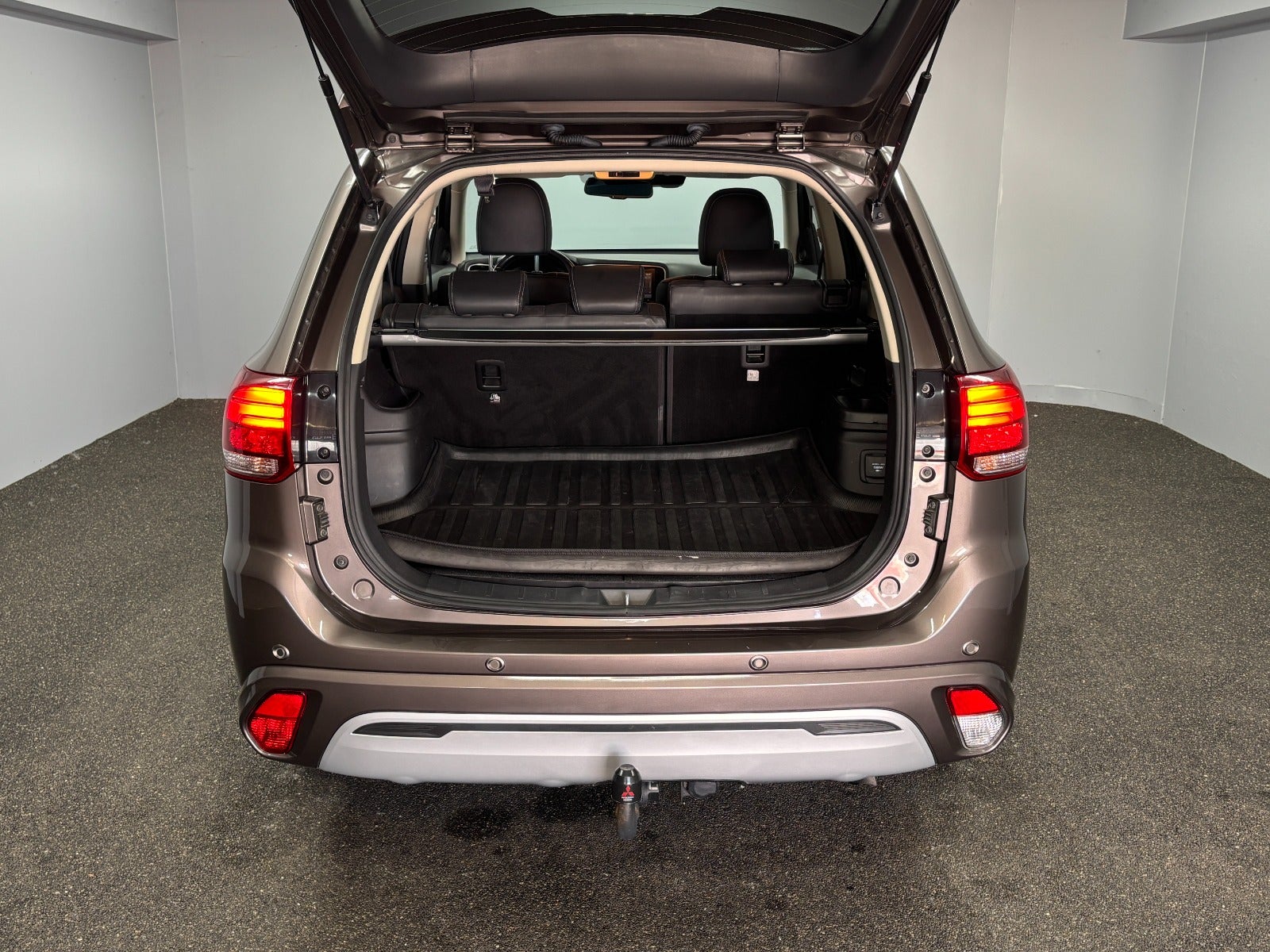Billede af Mitsubishi Outlander 2,4 PHEV Intense CVT 4WD