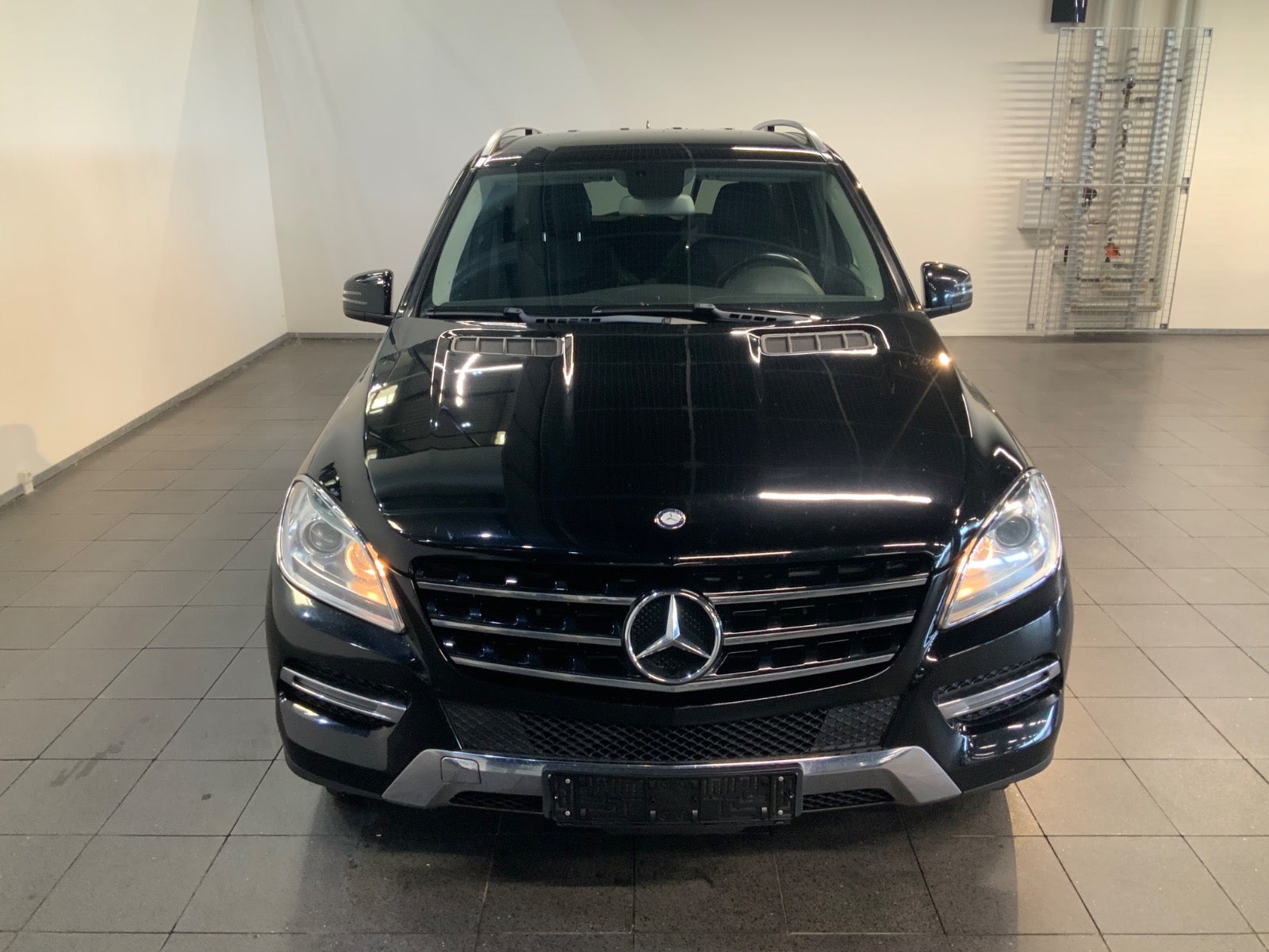 Mercedes-Benz ML 350 (2/8)