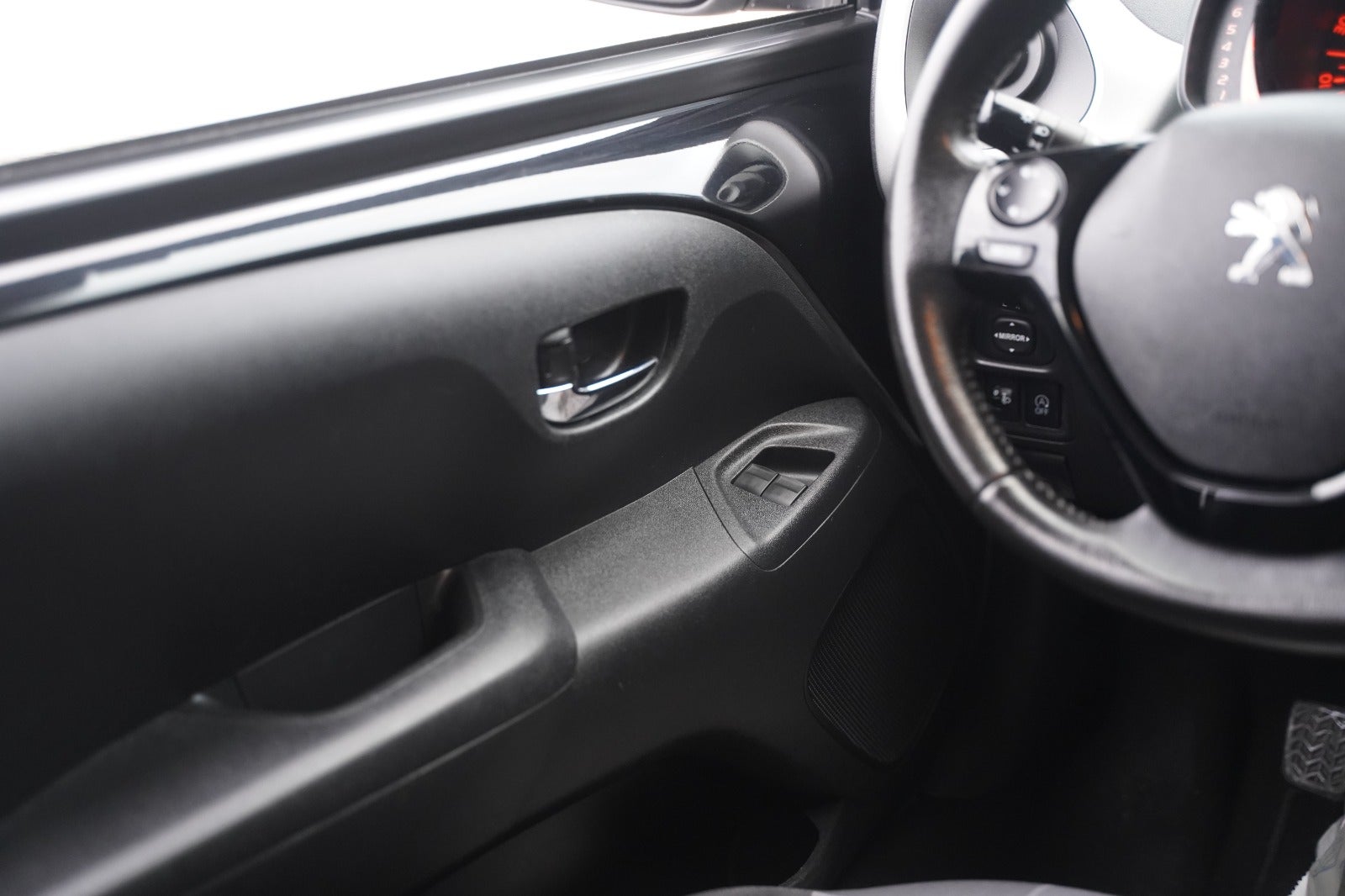 Billede af Peugeot 108 1,0 e-VTi 69 Allure