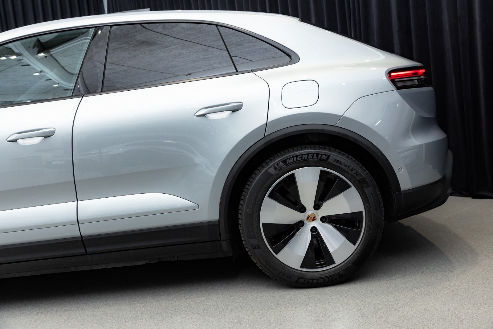 Gallery image 5 of 17