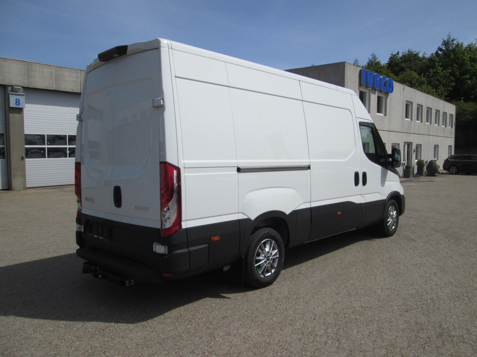 Billede af Iveco Daily 3,0 35S18 12m³ Van AG8