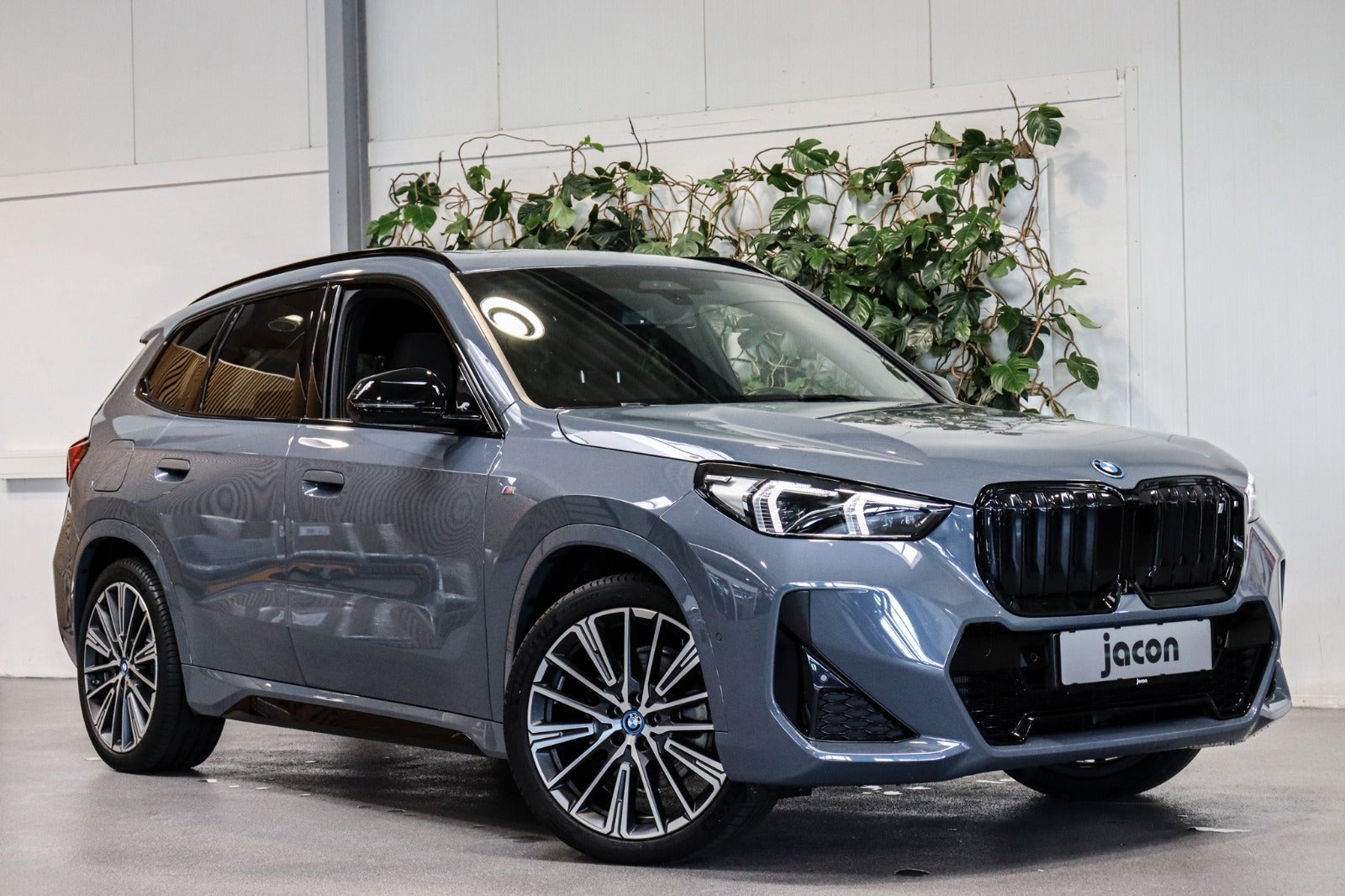 BMW iX1 xDrive30 Fully Charged M-Sport