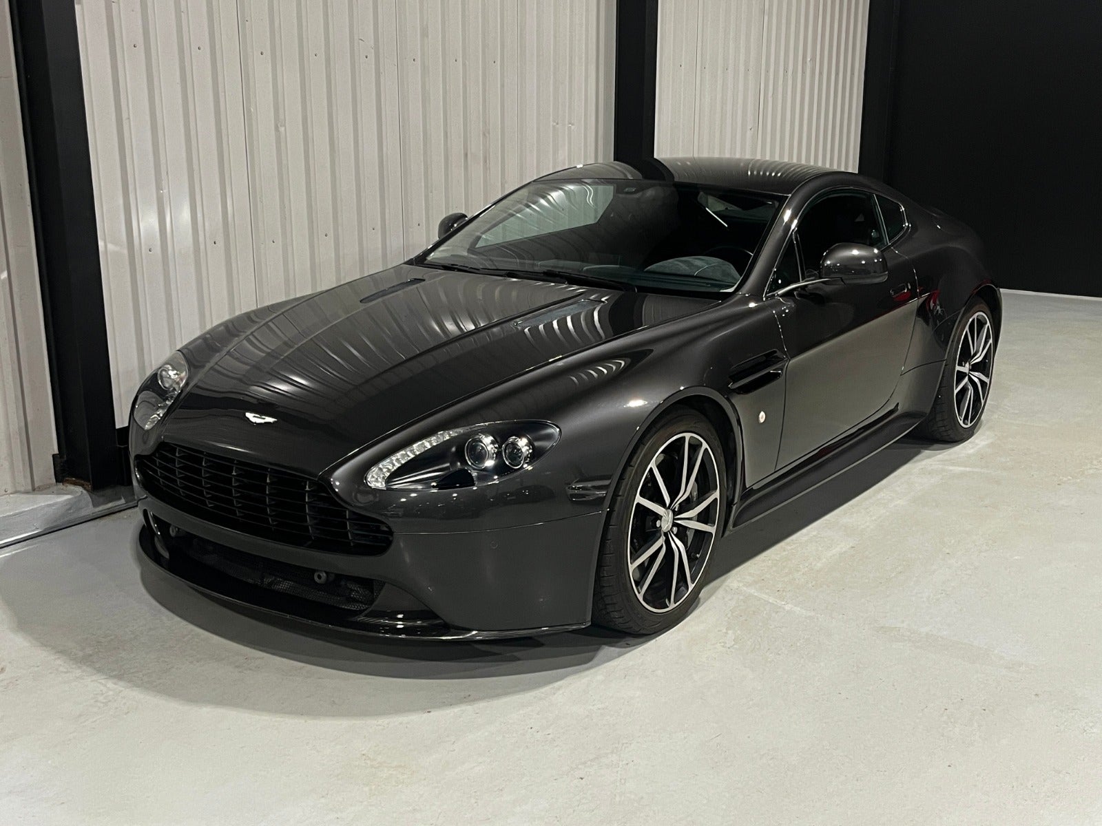 Aston Martin V8 Vantage S 2013