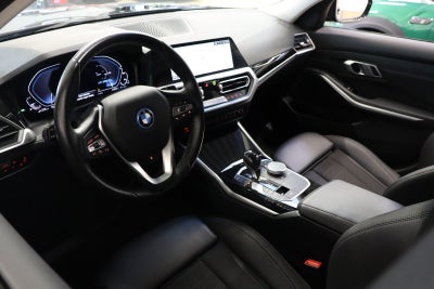 BMW 330e Touring Sport Line aut.