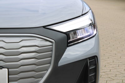 Audi Q4 e-tron Attraction Van