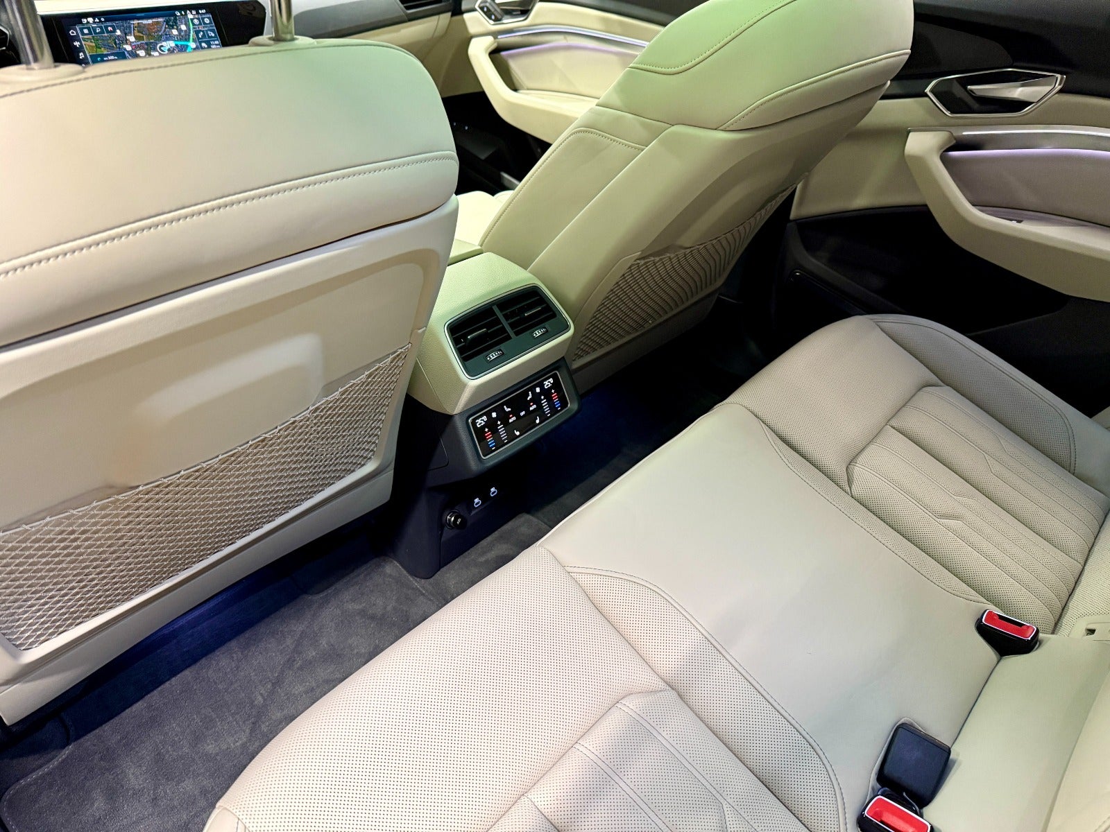 Billede af Audi Q8 e-tron 55 Advanced quattro