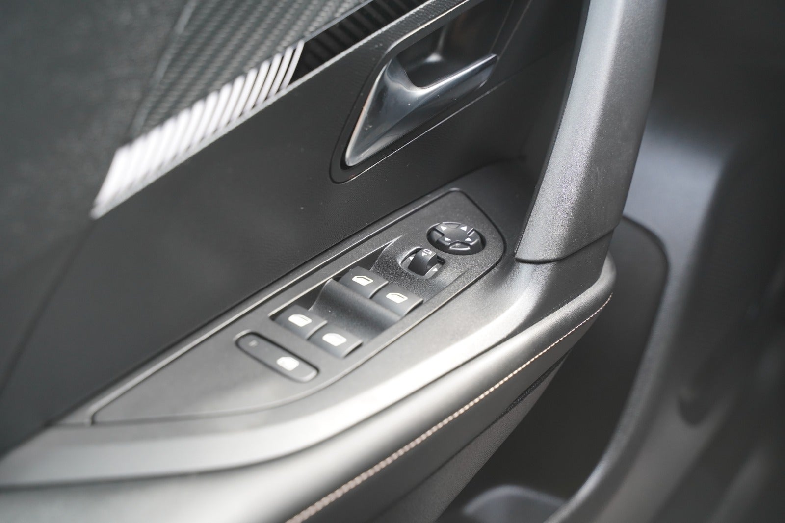 Billede af Peugeot 2008 1,2 PureTech 130 Allure EAT8