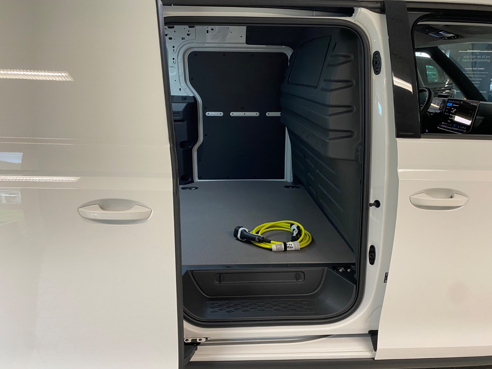 VW ID. Buzz Cargo Comfort+ – 7