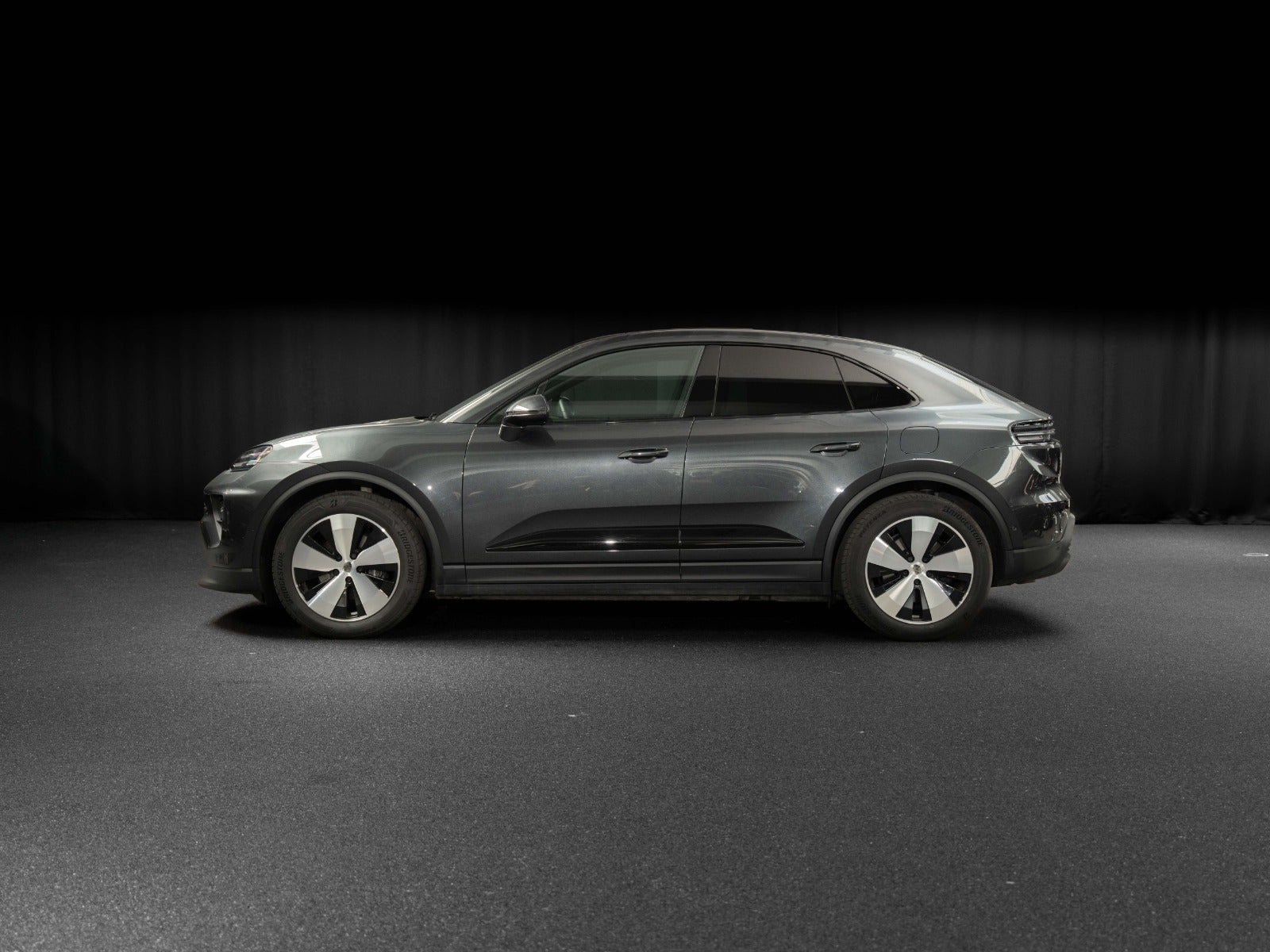 Gallery image 3 of 14