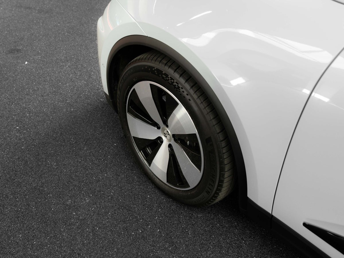 Gallery image 7 of 18