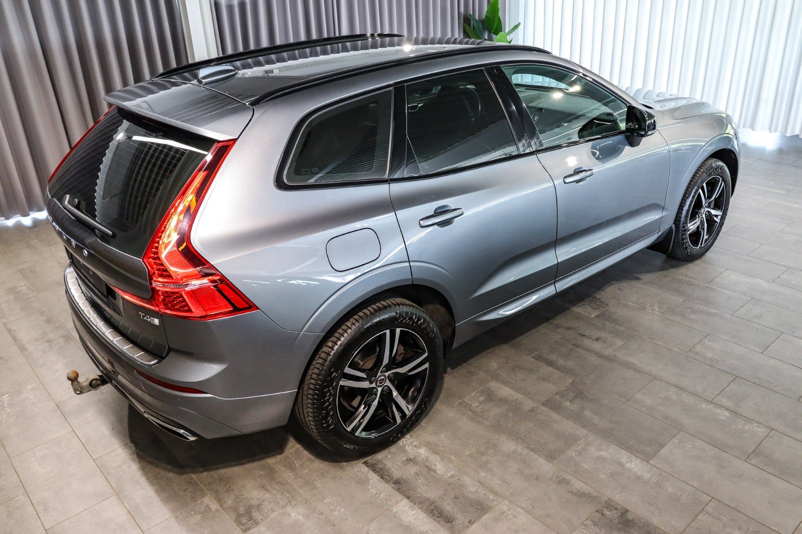 Billede af Volvo XC60 2,0 T4 190 R-Design aut.