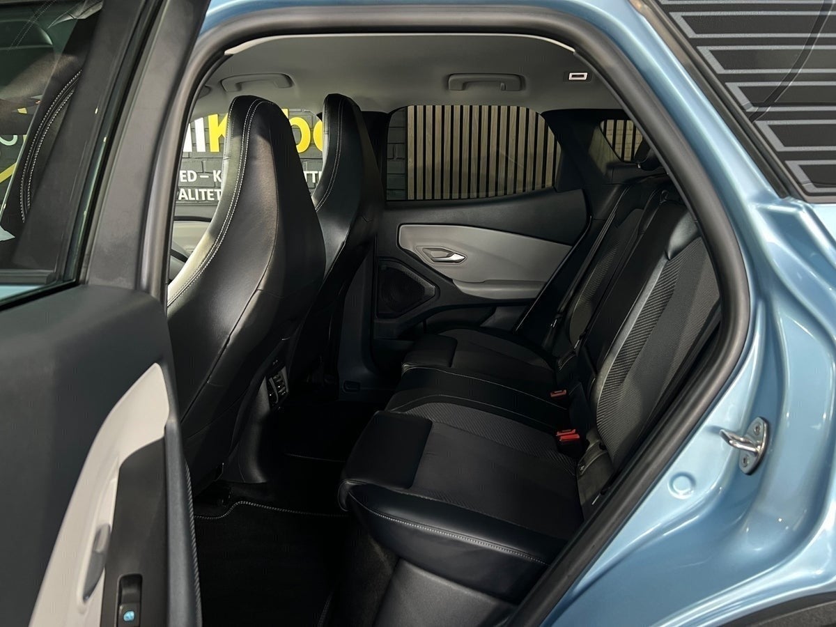 Ford Explorer Select Extended Range AWD