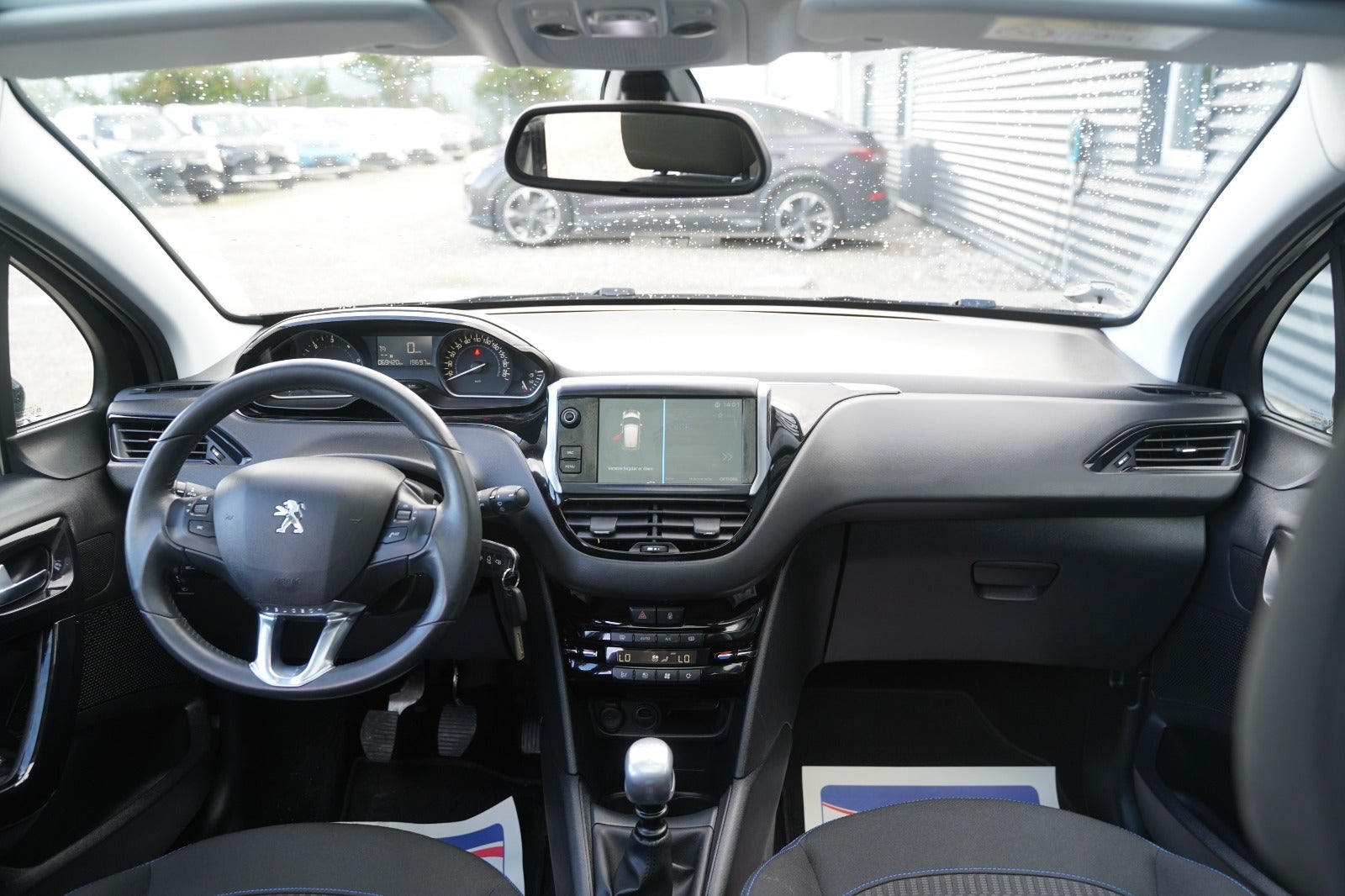 Billede af Peugeot 208 1,5 BlueHDi 100 Signature Sky
