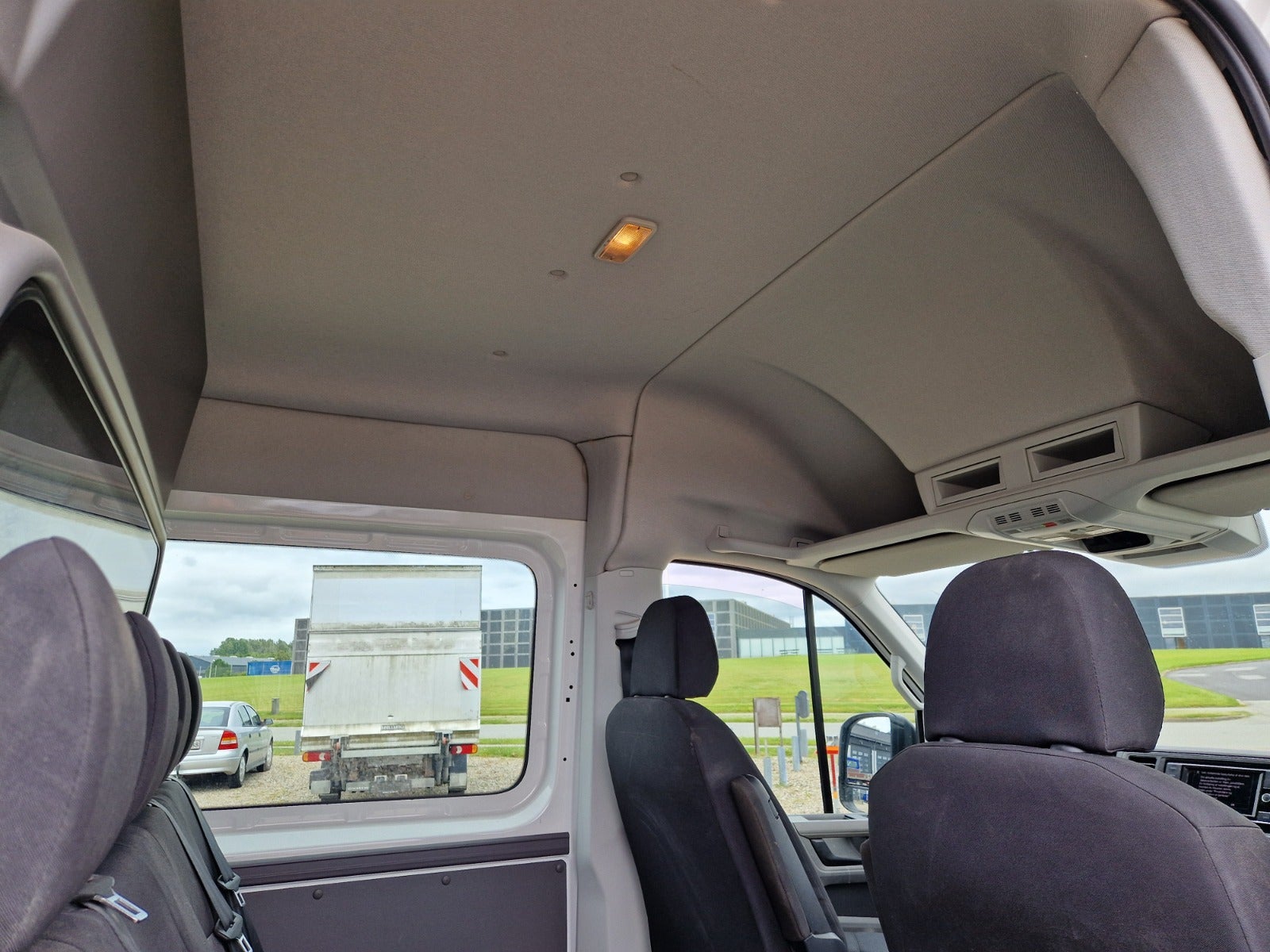 Billede af VW Crafter 35 2,0 TDi 177 Kassevogn L4H3