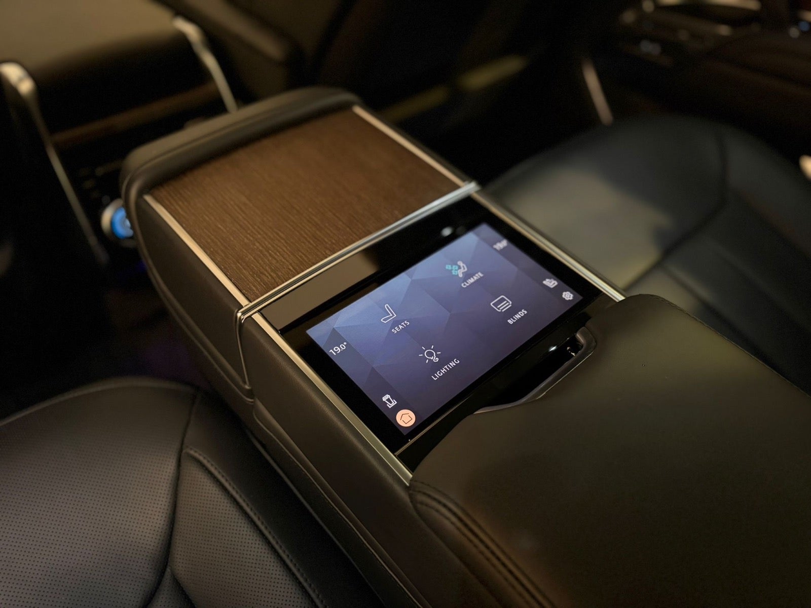 Land Rover – Range Rover
