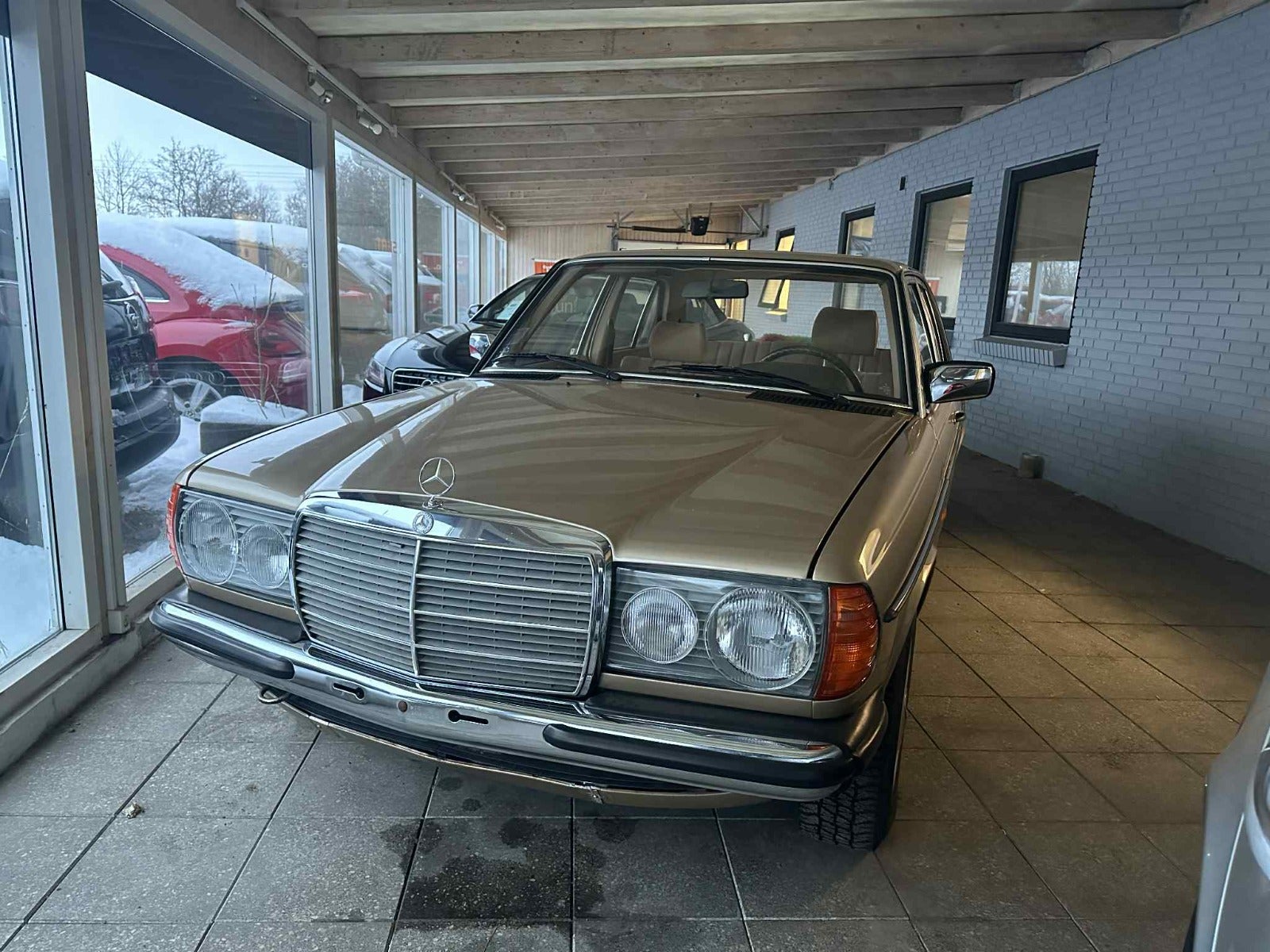 Billede af Mercedes 230 E 2,3 