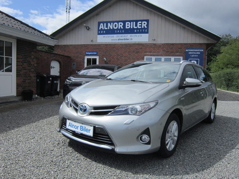 Toyota Auris Hybrid H2 Touring Sports CVT