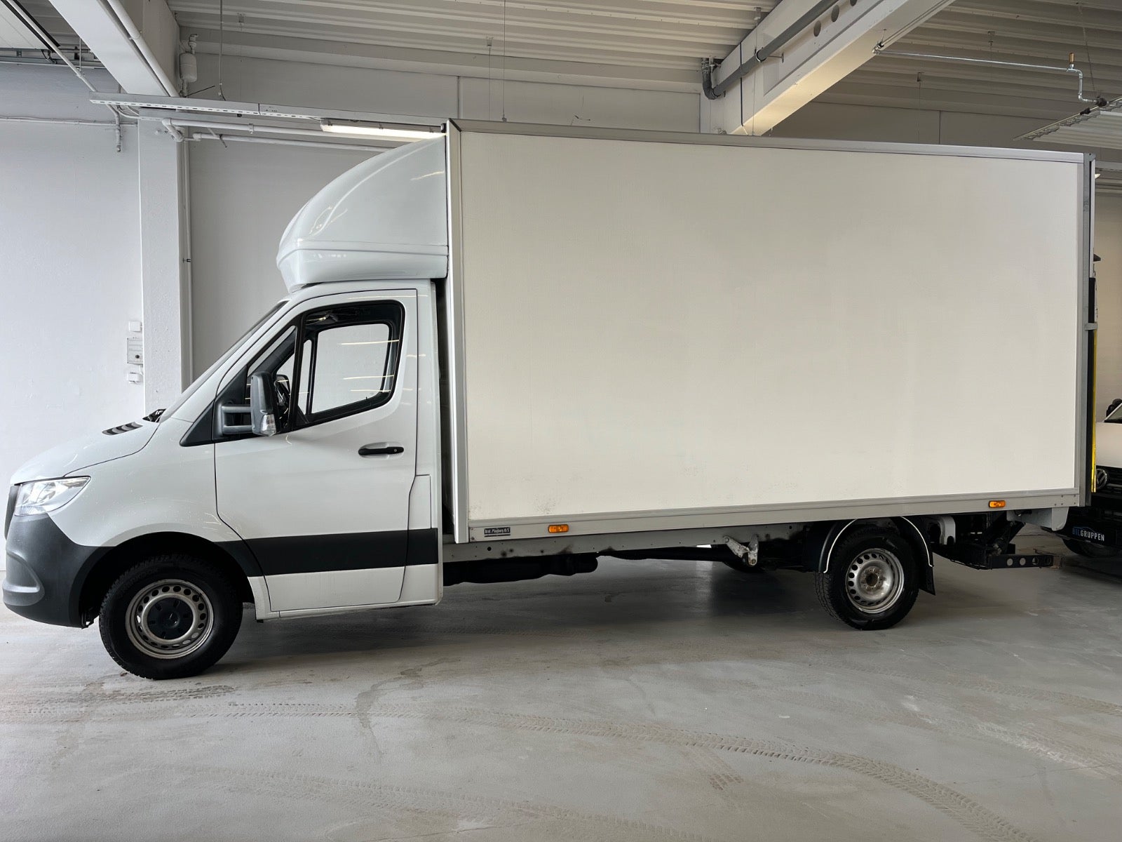 Billede af Mercedes Sprinter 317 2,0 CDi A3 Alukasse m/lift aut. RWD