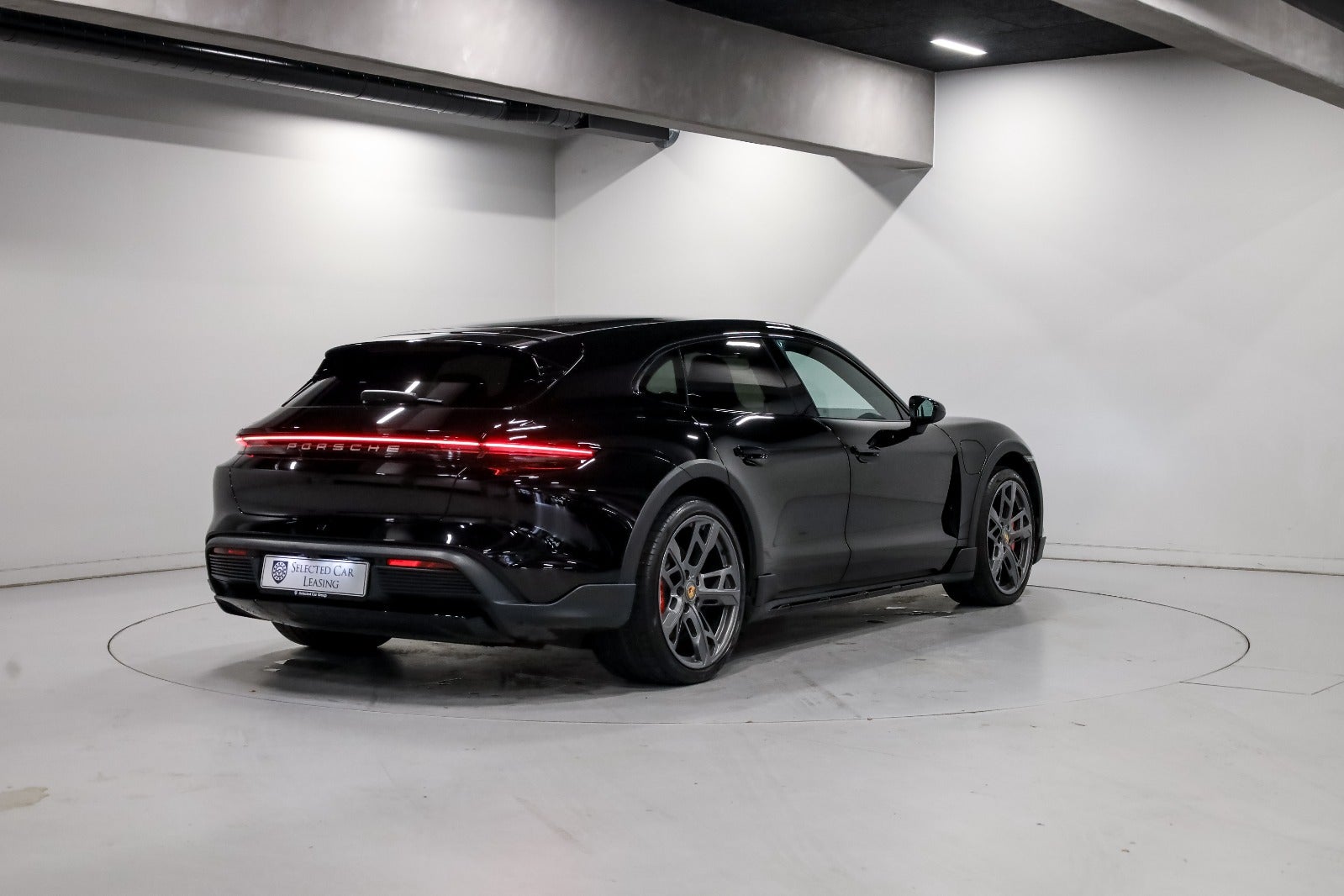 Porsche Taycan 4S Performance+ Cross Turismo
