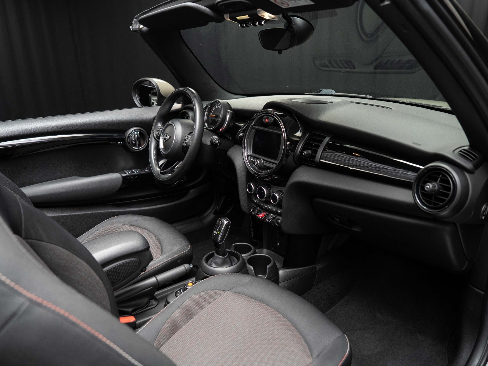 Gallery image 16 of 17