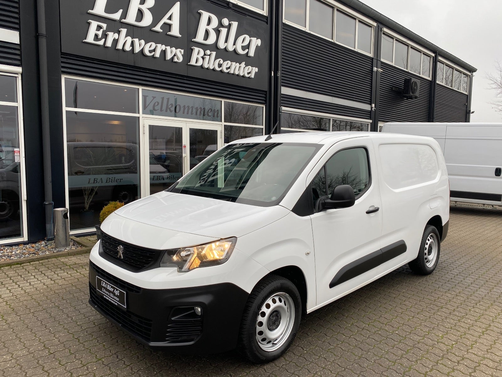 Peugeot Partner BlueHDi 100 L2V2 Plus Van