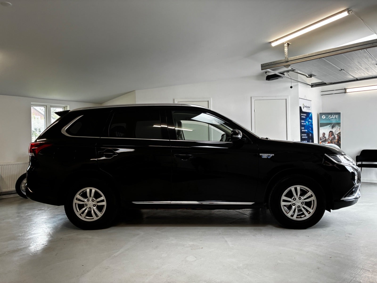 Billede af Mitsubishi Outlander 2,4 PHEV Invite+ CVT 4WD