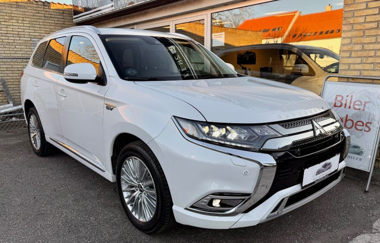 Mitsubishi Outlander PHEV Intense CVT 4WD