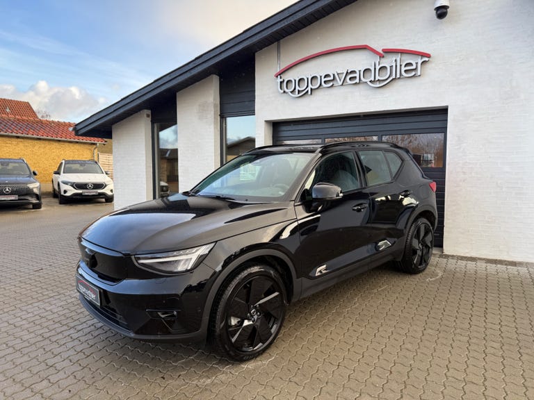 Volvo EX40 Extended Range Black Edition