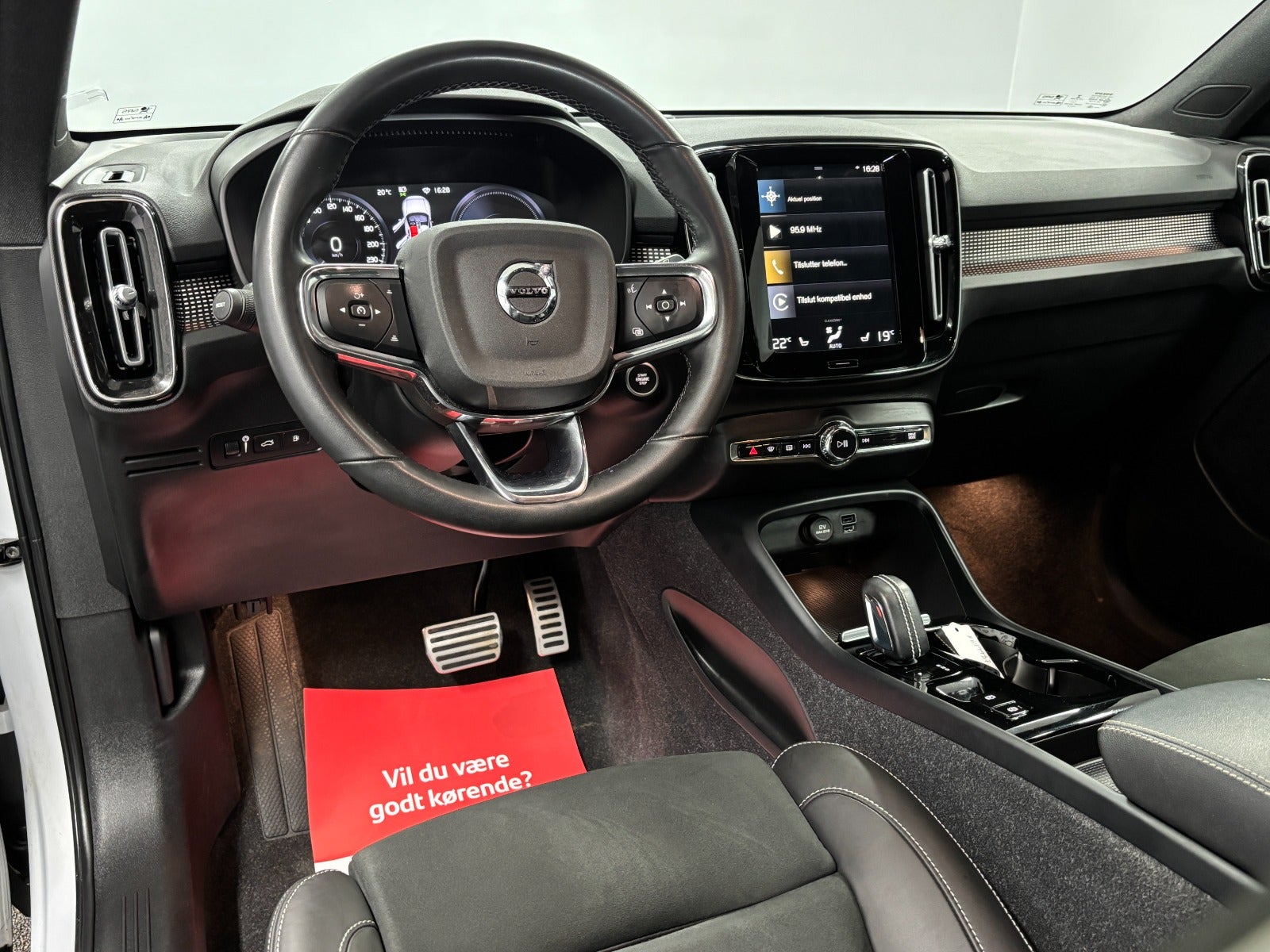 Billede af Volvo XC40 1,5 T5 ReCharge R-Design aut.