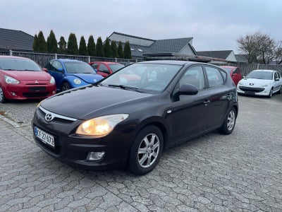 Hyundai i30 1,6 CRDi 90 Classic 5d