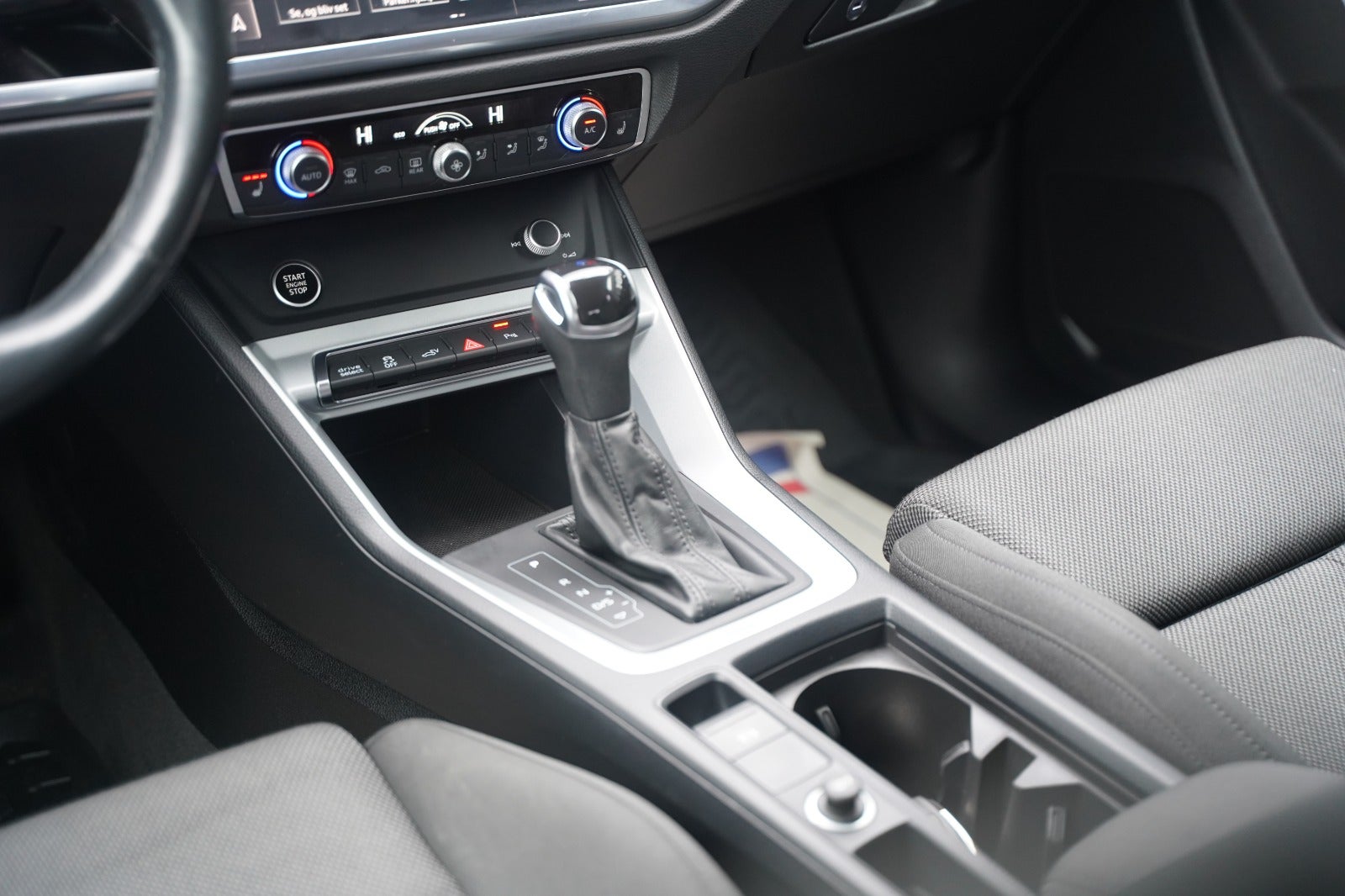 Billede af Audi Q3 45 TFSi e Attitude plus S-tr.