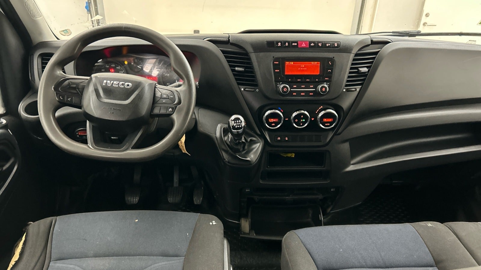 Billede af Iveco Daily 2,3 35S14 Mandskabsvogn m/lad