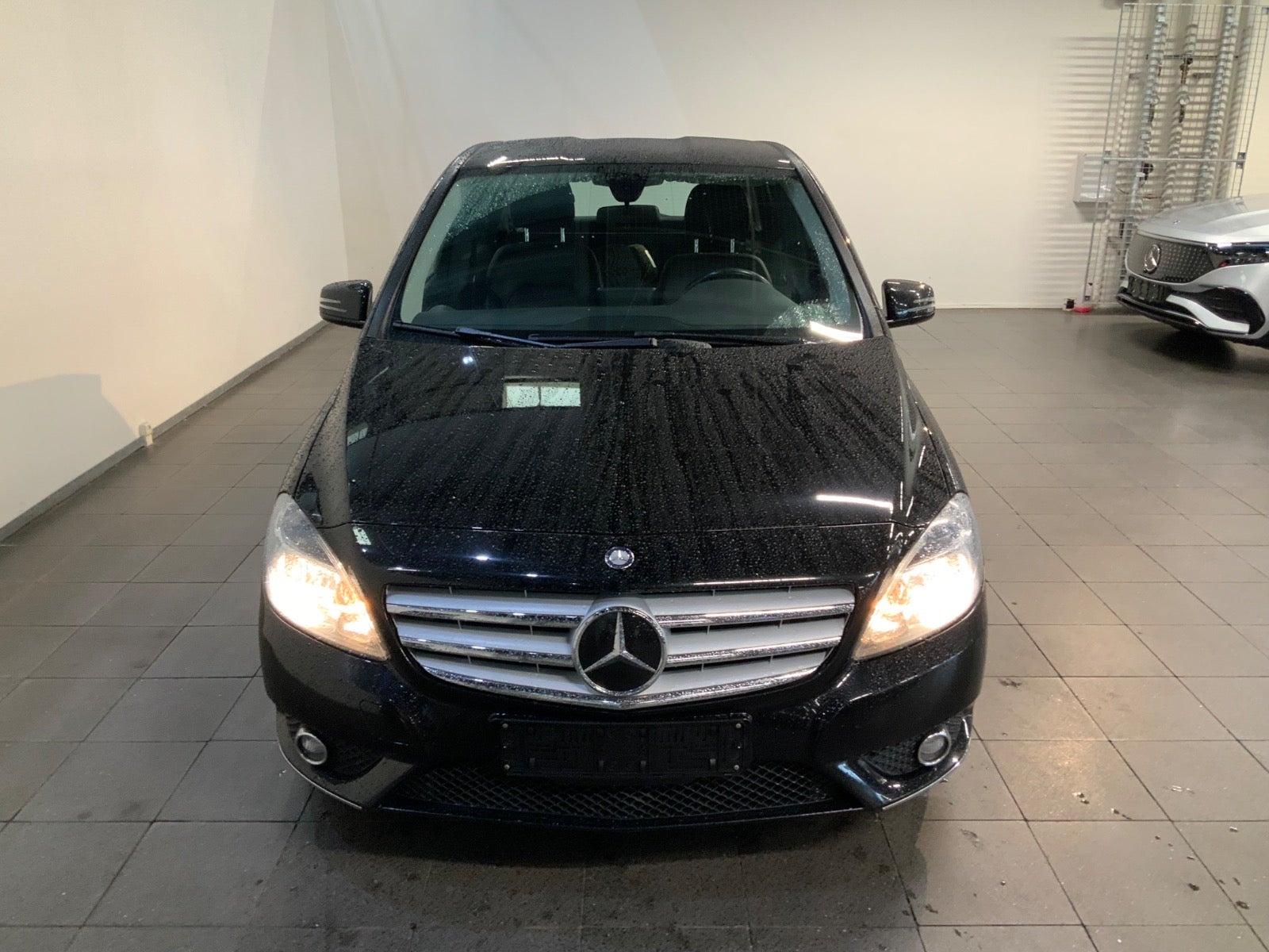 Mercedes-Benz B 180 (2/8)