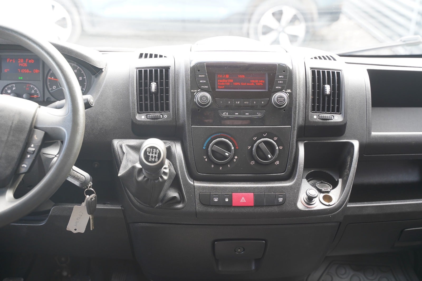 Billede af Peugeot Boxer 330 2,0 BlueHDi 130 L2H2